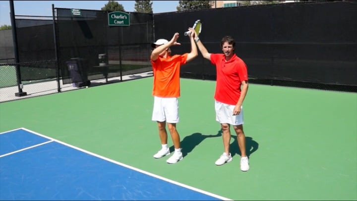  Acabado a mano izquierda de tenis